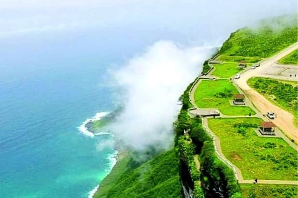 Salalah East West Trip: Taqah Beach, Wadi Darbat, Samhan Mountain & Mughsail Coast