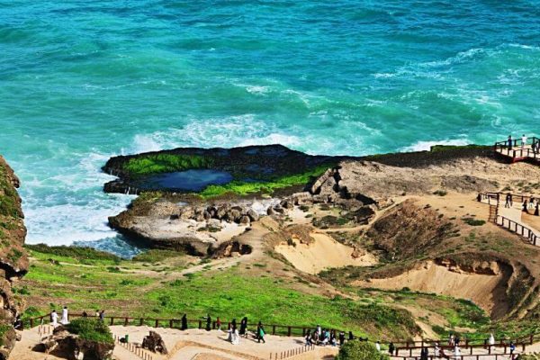 West Salalah Oman Tour: Mughsail Beach, Marneef Cave, Fazayah Beach & the Zigzag Road
